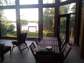 Birch Point Villa, Lindsay